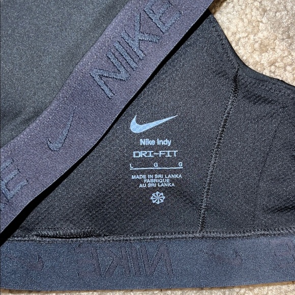 Nike Women's Black Strappy Sports Bra - Picture 2 of 3